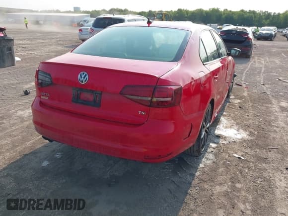 ✅ 2016 Volkswagen Jetta Sport • VIN: 3VWB17AJXGM384072 • Лот: 42372913. Опубликован ранее на IAAI с пробегом 169 002 миль. Бесплатный доступ к архиву аукционных продаж из США и подробный отчёт об истории автомобиля на DreamBid. Изображение 4.