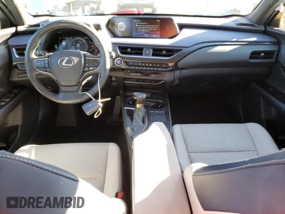 ✅ 2020 Lexus UX 250h • VIN: JTHP9JBH4L2021390 • Lot: 40496333. Wystawiony na Copart z przebiegiem 20 694 mil. Bezpłatny archiwum sprzedaży aukcyjnych z USA i szczegółowy raport historii pojazdu na DreamBid. Zdjęcie 8.