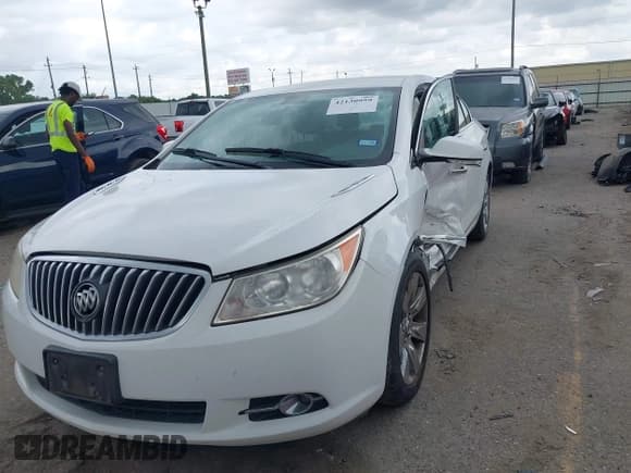 ✅ 2013 Buick LaCrosse Leather • VIN: 1G4GC5E3XDF123759 • Lot: 42130959. Listed on IAAI with 194,185 mi. Free auction sales archive from the USA and detailed vehicle history report at DreamBid. Image 17.