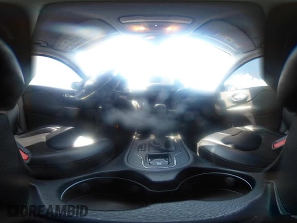 ✅ 2019 Jeep Cherokee Latitude Plus • VIN: 1C4PJLLX8KD173699 • Lot: 43104357. Listed on IAAI with 23,157 mi. Free auction sales archive from the USA and detailed vehicle history report at DreamBid. Image 21.