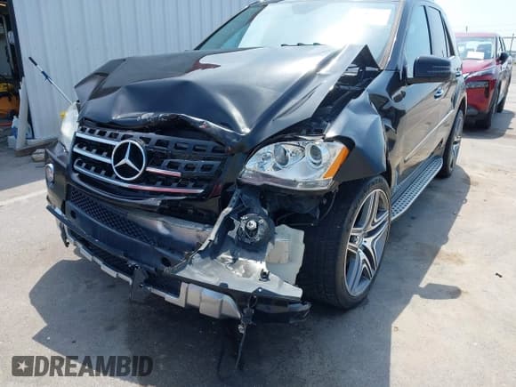 ✅ 2009 Mercedes-Benz M 550 • VIN: 4JGBB72E39A519423 • Lot: 42990646. Wystawiony na IAAI z przebiegiem Nie podano. Bezpłatny archiwum sprzedaży aukcyjnych z USA i szczegółowy raport historii pojazdu na DreamBid. Zdjęcie 6.