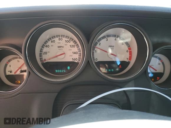 ✅ 2010 Dodge Challenger R/T • VIN: 2B3CJ5DT4AH139686 • Lot: 84436774. Wystawiony na Copart z przebiegiem 90 025 mil. Bezpłatny archiwum sprzedaży aukcyjnych z USA i szczegółowy raport historii pojazdu na DreamBid. Zdjęcie 9.