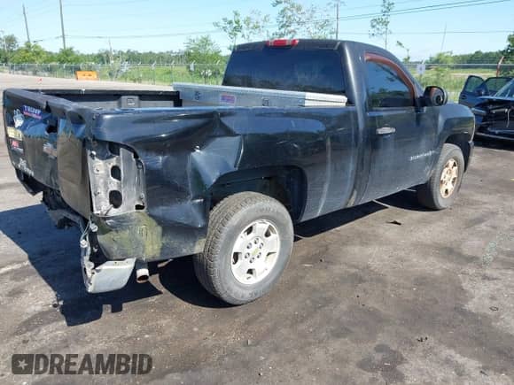 2008 Chevrolet Silverado 1500 Work Truck z VIN 1GCEC14X08Z170361, wystawiony jako IAAI lot #42389874 z przebiegiem 244 026 mil mil oraz . Historia ofert i sprzedaży dostępna na DreamBid. Obrazek 4.