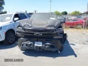 ✅ 2021 Chevrolet Silverado 1500 RST • VIN: 1GCUYEET8MZ311526 • Lot: 42367715. Wystawiony na IAAI z przebiegiem 65 638 mil. Bezpłatny archiwum sprzedaży aukcyjnych z USA i szczegółowy raport historii pojazdu na DreamBid. Zdjęcie 12.