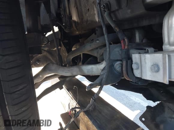 ✅ 2019 BMW 4 Series 430i • VIN: WBA4J1C57KBM12125 • Lot: 43781037. Wystawiony na IAAI z przebiegiem 111 115 mil. Bezpłatny archiwum sprzedaży aukcyjnych z USA i szczegółowy raport historii pojazdu na DreamBid. Zdjęcie 18.