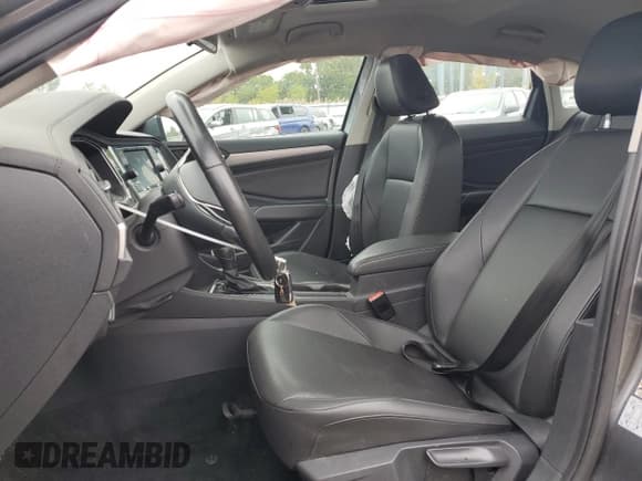 ✅ 2020 Volkswagen Jetta S • VIN: 3VWCB7BU3LM026235 • Lot: 85105835. Wystawiony na Copart z przebiegiem 82 311 mil. Bezpłatny archiwum sprzedaży aukcyjnych z USA i szczegółowy raport historii pojazdu na DreamBid. Zdjęcie 7.