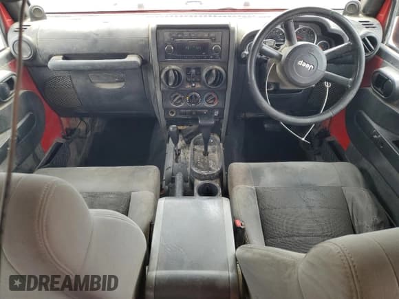 ✅ 2010 Jeep Wrangler Unlimited Sport • VIN: 1J4BZ3H14AL147915 • Lot: 81660295. Wystawiony na Copart z przebiegiem 374 917 mil. Bezpłatny archiwum sprzedaży aukcyjnych z USA i szczegółowy raport historii pojazdu na DreamBid. Zdjęcie 8.