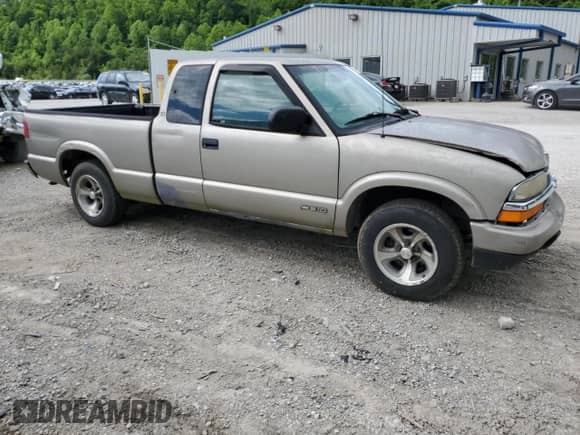 1999 Chevrolet S-10 LS Xtreme с VIN 1GCCS1948X8176759, выставлен на аукционе Copart как лот 57511695 с пробегом 154 775 миль миль и Списание • Salvage title. История ставок и продаж доступна на DreamBid. Изображение 4.