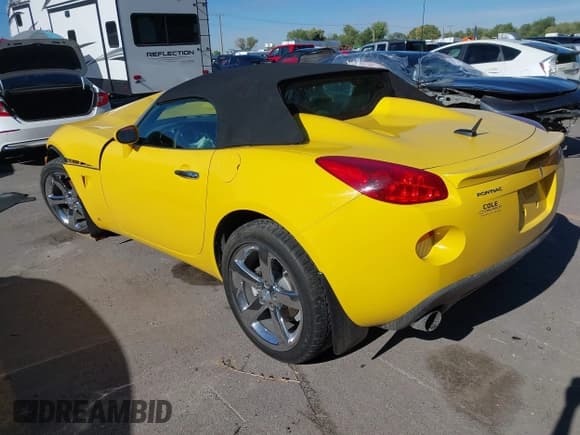 ✅ 2009 Pontiac Solstice GXP • VIN: 1G2MT35X69Y108089 • Lot: 43326653. Wystawiony na IAAI z przebiegiem 17 099 mil. Bezpłatny archiwum sprzedaży aukcyjnych z USA i szczegółowy raport historii pojazdu na DreamBid. Zdjęcie 3.