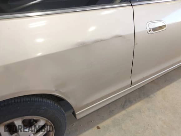 2001 Honda Accord EX с VIN 1HGCG225X1A015003, выставлен на аукционе IAAI как лот 41866796 с пробегом 196 000 миль миль и . История ставок и продаж доступна на DreamBid. Изображение 12.