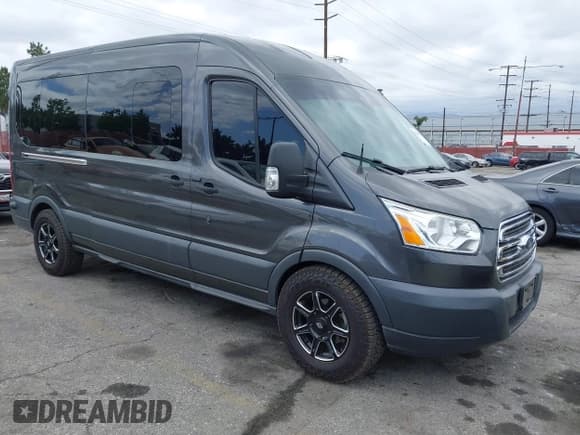 ✅ 2018 Ford Transit XL • VIN: 1FBZX2CG0JKA09945 • Lot: 42260073. Wystawiony na IAAI z przebiegiem 60 838 mil. Bezpłatny archiwum sprzedaży aukcyjnych z USA i szczegółowy raport historii pojazdu na DreamBid. Zdjęcie 1.