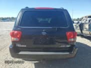 ✅ 2005 Toyota Sequoia SR5 • VIN: 5TDBT44A45S240019 • Lot: 82559155. Wystawiony na Copart z przebiegiem 248 083 mil. Bezpłatny archiwum sprzedaży aukcyjnych z USA i szczegółowy raport historii pojazdu na DreamBid. Zdjęcie 6.