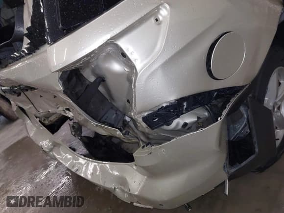 ✅ 2017 Ford Explorer XLT • VIN: 1FM5K8D86HGD47605 • Lot: 42331779. Wystawiony na IAAI z przebiegiem 73 496 mil. Bezpłatny archiwum sprzedaży aukcyjnych z USA i szczegółowy raport historii pojazdu na DreamBid. Zdjęcie 18.