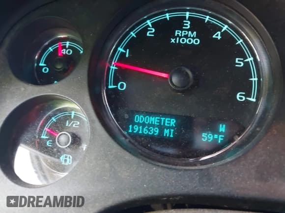 ✅ 2011 Chevrolet Tahoe LS • VIN: 1GNSKAE03BR105638 • Lot: 42277196. Wystawiony na IAAI z przebiegiem 191 639 mil. Bezpłatny archiwum sprzedaży aukcyjnych z USA i szczegółowy raport historii pojazdu na DreamBid. Zdjęcie 15.