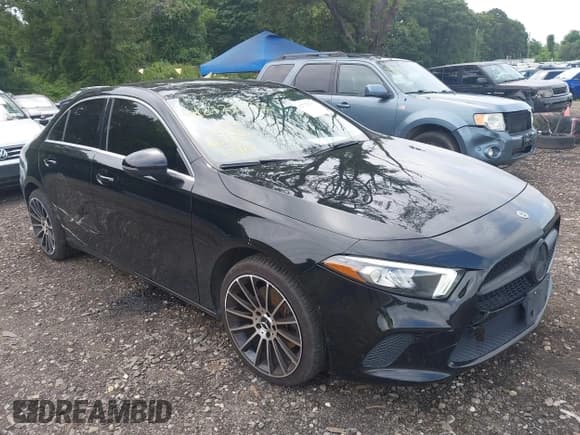 ✅ 2019 Mercedes-Benz A 220 • VIN: WDD3G4FB9KW017989 • Лот: 42727675. Опубликован ранее на IAAI с пробегом 73 001 миль. Бесплатный доступ к архиву аукционных продаж из США и подробный отчёт об истории автомобиля на DreamBid. Изображение 1.