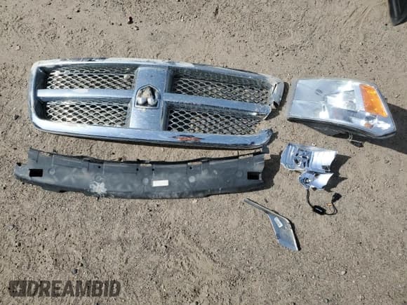 ✅ 2009 Dodge 1500 Laramie • VIN: 1D3HB18T99S731360 • Lot: 54969195. Wystawiony na Copart z przebiegiem 164 827 mil. Bezpłatny archiwum sprzedaży aukcyjnych z USA i szczegółowy raport historii pojazdu na DreamBid. Zdjęcie 12.