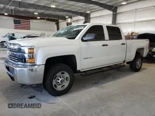 ✅ 2018 Chevrolet Silverado 2500HD Work Truck • VIN: 1GC1KUEGXJF272033 • Lot: 54212385. Wystawiony na Copart z przebiegiem 117 897 mil. Bezpłatny archiwum sprzedaży aukcyjnych z USA i szczegółowy raport historii pojazdu na DreamBid. Zdjęcie 1.