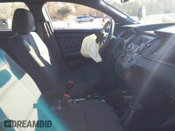 ✅ 2019 Ford Police Interceptor • VIN: 1FAHP2MT3KG103508 • Lot: 41299459. Wystawiony na IAAI z przebiegiem 33 138 mil. Bezpłatny archiwum sprzedaży aukcyjnych z USA i szczegółowy raport historii pojazdu na DreamBid. Zdjęcie 5.