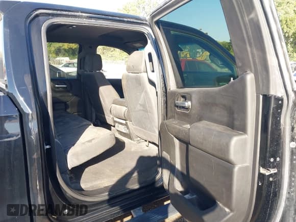 ✅ 2020 Chevrolet Silverado 1500 Custom • VIN: 1GCPYBEH6LZ156898 • Lot: 43333093. Wystawiony na IAAI z przebiegiem 64 115 mil. Bezpłatny archiwum sprzedaży aukcyjnych z USA i szczegółowy raport historii pojazdu na DreamBid. Zdjęcie 8.