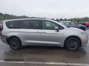 ✅ 2021 Chrysler Pacifica Touring • VIN: 2C4RC3FG0MR567261 • Lot: 43511079. Listed on IAAI with 18,350 mi. Free auction sales archive from the USA and detailed vehicle history report at DreamBid. Image 13.