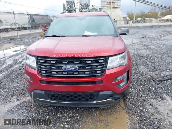 ✅ 2017 Ford Explorer XLT • VIN: 1FM5K7D81HGE18994 • Lot: 42019105. Listed on IAAI with 100,279 mi. Free auction sales archive from the USA and detailed vehicle history report at DreamBid. Image 12.