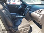 ✅ 2015 Ford Explorer XLT • VIN: 1FM5K8D89FGC44367 • Lot: 43057959. Wystawiony na IAAI z przebiegiem 121 695 mil. Bezpłatny archiwum sprzedaży aukcyjnych z USA i szczegółowy raport historii pojazdu na DreamBid. Zdjęcie 5.