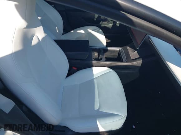 ✅ 2021 Tesla Model 3 Long Range • VIN: 5YJ3E1EB6MF053498 • Lot: 42249301. Wystawiony na IAAI z przebiegiem 36 275 mil. Bezpłatny archiwum sprzedaży aukcyjnych z USA i szczegółowy raport historii pojazdu na DreamBid. Zdjęcie 5.