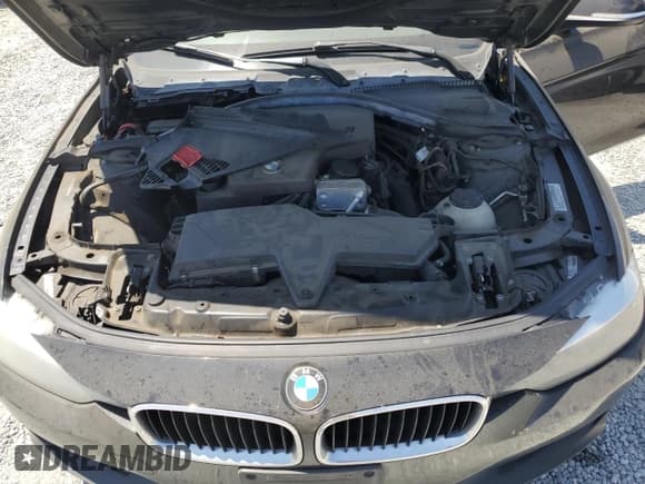 ✅ 2013 BMW 3 Series 328i xDrive • VIN: WBA3B5C50DF596691 • Лот: 68050855. Опубликован ранее на Copart с пробегом 159 728 миль. Бесплатный доступ к архиву аукционных продаж из США и подробный отчёт об истории автомобиля на DreamBid. Изображение 11.