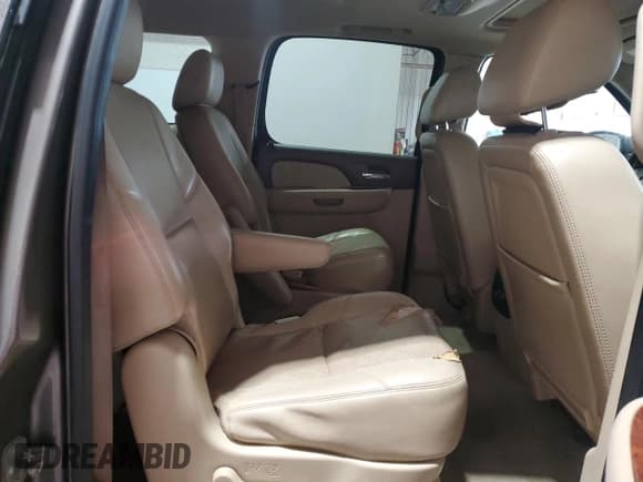 ✅ 2012 GMC Yukon XL SLT • VIN: 1GKS2KE74CR256764 • Lot: 63197125. Listed on Copart with 209,616 mi. Free auction sales archive from the USA and detailed vehicle history report at DreamBid. Image 11.