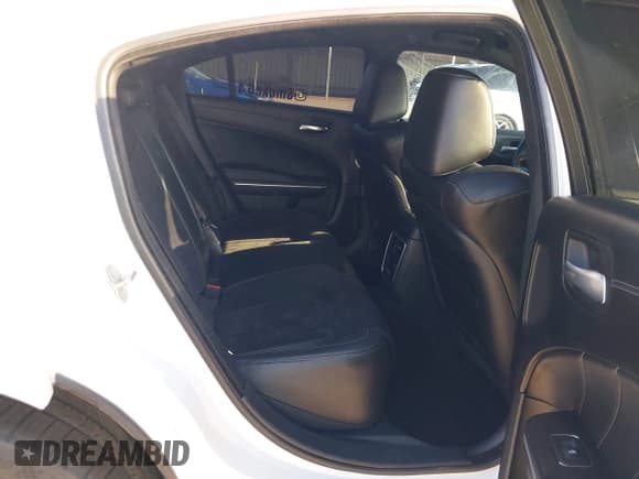 ✅ 2022 Dodge Charger Scat Pack Widebody • VIN: 2C3CDXGJ3NH105065 • Lot: 42954950. Wystawiony na IAAI z przebiegiem 18 236 mil. Bezpłatny archiwum sprzedaży aukcyjnych z USA i szczegółowy raport historii pojazdu na DreamBid. Zdjęcie 8.