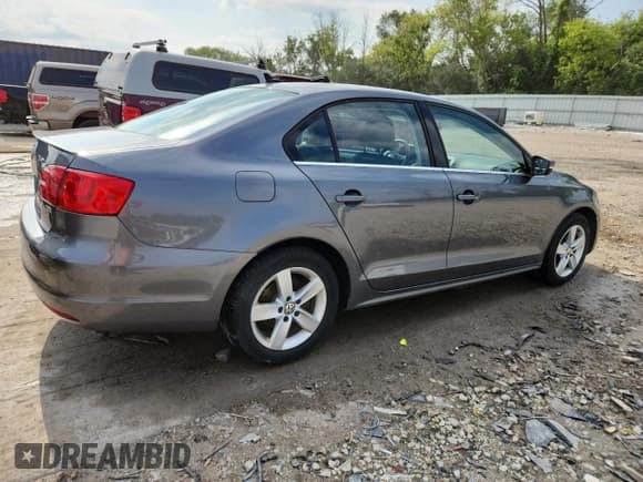 ✅ 2012 Volkswagen Jetta TDI • VIN: 3VWLL7AJ4CM317539 • Lot: 62882075. Listed on Copart with 141,270 mi. Free auction sales archive from the USA and detailed vehicle history report at DreamBid. Image 3.