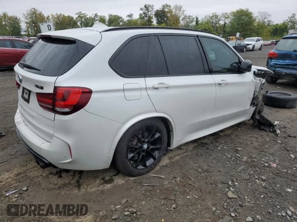 ✅ 2018 BMW X5 M • VIN: 5YMKT6C59J0Y83695 • Lot: 72385954. Wystawiony na Copart z przebiegiem 79 802 mil. Bezpłatny archiwum sprzedaży aukcyjnych z USA i szczegółowy raport historii pojazdu na DreamBid. Zdjęcie 3.