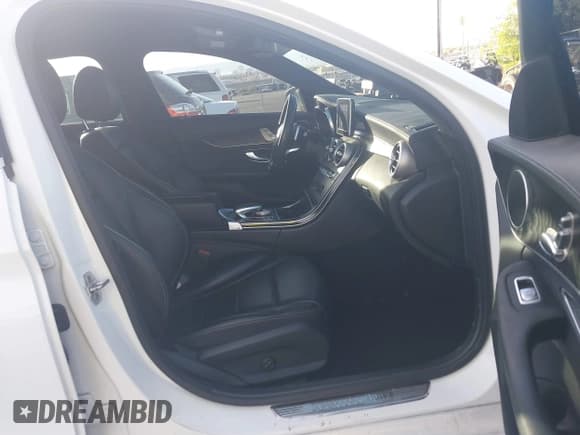 ✅ 2016 Mercedes-Benz C 300 • VIN: 55SWF4JB8GU122549 • Lot: 43606793. Wystawiony na IAAI z przebiegiem 134 388 mil. Bezpłatny archiwum sprzedaży aukcyjnych z USA i szczegółowy raport historii pojazdu na DreamBid. Zdjęcie 5.