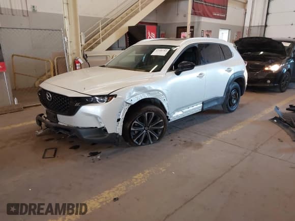 ✅ 2023 Mazda CX-50 S Premium Plus • VIN: 7MMVABEM5PN137829 • Lot: 42100783. Wystawiony na IAAI z przebiegiem 22 209 mil. Bezpłatny archiwum sprzedaży aukcyjnych z USA i szczegółowy raport historii pojazdu na DreamBid. Zdjęcie 2.
