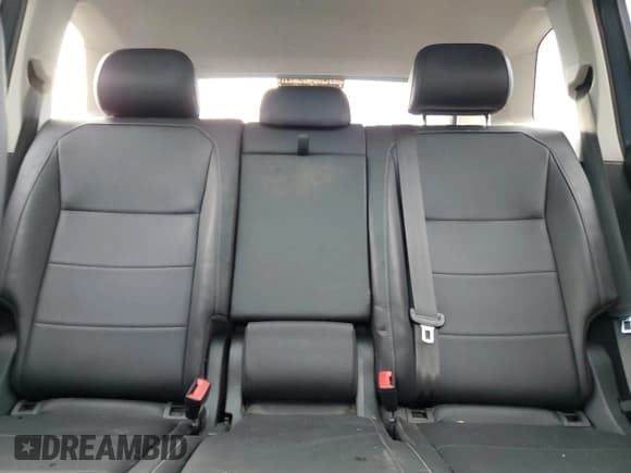 ✅ 2019 Volkswagen Tiguan SE • VIN: 3VV2B7AX9KM095666 • Лот: 91825065. Опубликован ранее на Copart с пробегом 76 722 миль. Бесплатный доступ к архиву аукционных продаж из США и подробный отчёт об истории автомобиля на DreamBid. Изображение 10.