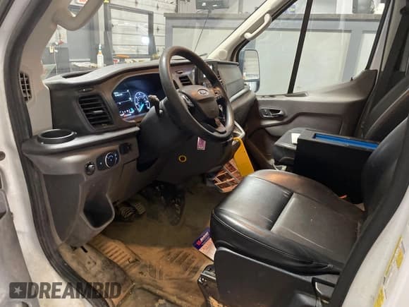 ✅ 2020 Ford Transit Cargo • VIN: 1FTBR1CG6LKA17312 • Лот: 42132194. Опубликован ранее на IAAI с пробегом 173 479 миль. Бесплатный доступ к архиву аукционных продаж из США и подробный отчёт об истории автомобиля на DreamBid. Изображение 1.