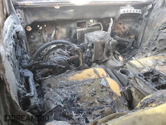 ✅ 2010 Jeep Wrangler Unlimited Sahara • VIN: 1J4BA5H16AL220656 • Lot: 83873645. Wystawiony na Copart z przebiegiem Nie podano. Bezpłatny archiwum sprzedaży aukcyjnych z USA i szczegółowy raport historii pojazdu na DreamBid. Zdjęcie 8.