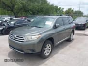 ✅ 2013 Toyota Highlander • VIN: 5TDZA3EH8DS032914 • Lot: 42657081. Listed on IAAI with 172,420 mi. Free auction sales archive from the USA and detailed vehicle history report at DreamBid. Image 17.