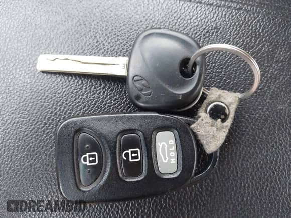 2013 Hyundai Sonata GLS z VIN 5NPEB4AC3DH568395, wystawiony jako IAAI lot #43452613 z przebiegiem 79 658 mil mil oraz . Historia ofert i sprzedaży dostępna na DreamBid. Obrazek 11.