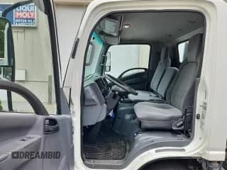 ✅ 2019 Isuzu NQR IBT • VIN: JALE5W161K7304962 • Lot: 76348614. Wystawiony na Copart z przebiegiem 110 669 mil. Bezpłatny archiwum sprzedaży aukcyjnych z USA i szczegółowy raport historii pojazdu na DreamBid. Zdjęcie 5.
