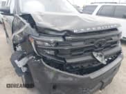 ✅ 2025 Ford Expedition Active • VIN: 1FMJU1H86SEA17492 • Lot: 42416154. Listed on IAAI with 2,890 mi. Free auction sales archive from the USA and detailed vehicle history report at DreamBid. Image 6.