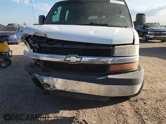 ✅ 2013 Chevrolet Express Passenger LT • VIN: 1GAZG1FG5D1159201 • Lot: 61184385. Listed on Copart with 198,123 mi. Free auction sales archive from the USA and detailed vehicle history report at DreamBid. Image 15.