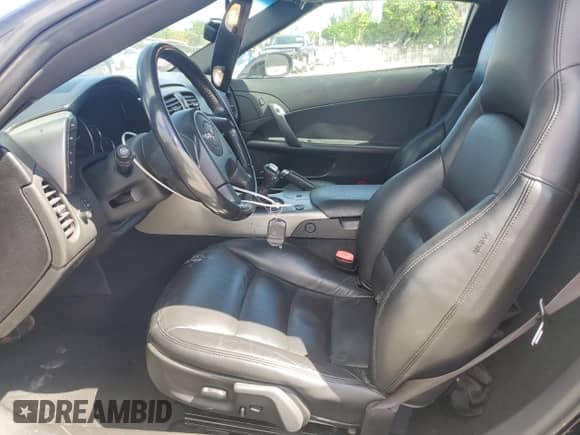 2005 Chevrolet Corvette z VIN 1G1YY34U855129990, wystawiony jako Copart lot #89550385 z przebiegiem Nie podano mil oraz Szkoda całkowita • Salvage title. Historia ofert i sprzedaży dostępna na DreamBid. Obrazek 7.