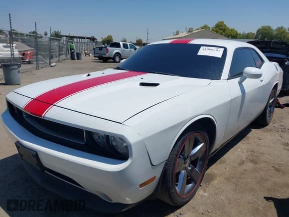 ✅ 2012 Dodge Challenger SXT • VIN: 2C3CDYAG5CH315201 • Lot: 42966307. Wystawiony na IAAI z przebiegiem 107 154 mil. Bezpłatny archiwum sprzedaży aukcyjnych z USA i szczegółowy raport historii pojazdu na DreamBid. Zdjęcie 2.