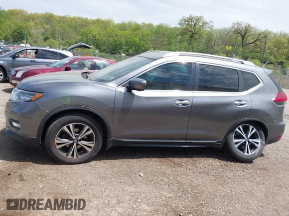 ✅ 2017 Nissan Rogue SL • VIN: 5N1AT2MV0HC879552 • Lot: 42242389. Listed on IAAI with 112,944 mi. Free auction sales archive from the USA and detailed vehicle history report at DreamBid. Image 14.