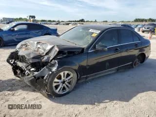 ✅ 2013 Mercedes-Benz C 250 Sport • VIN: WDDGF4HB0DR272629 • Lot: 92302925. Wystawiony na Copart z przebiegiem Nie podano. Bezpłatny archiwum sprzedaży aukcyjnych z USA i szczegółowy raport historii pojazdu na DreamBid. Zdjęcie 1.