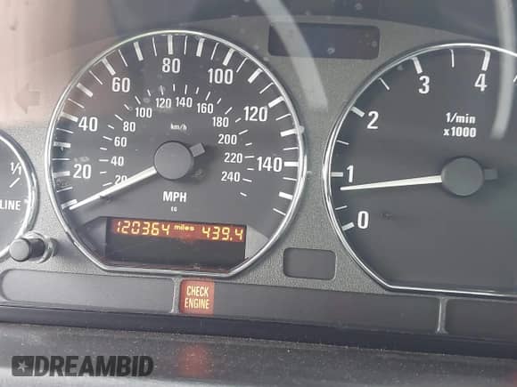 1998 BMW 3 Series Z3 1.9 with VIN 4USCH7332WLD16671, listed as a IAAI auction lot 43366446 with 120,364 mi miles and . Bid and sale history available at DreamBid. Image 15.