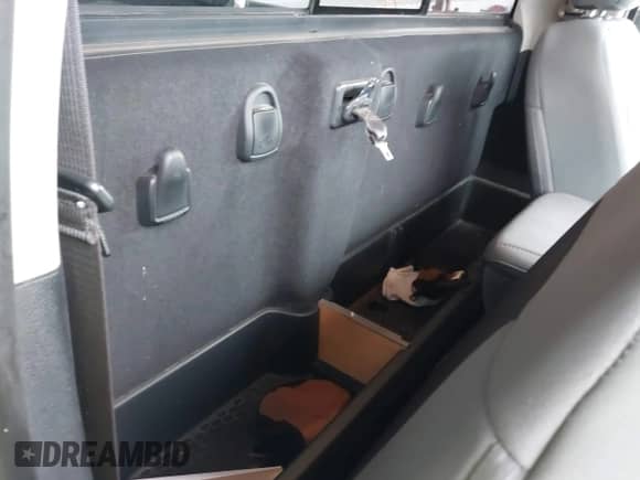 2016 Ram 1500 SLT with VIN 3C6JR7ET4GG283909, listed as a IAAI auction lot 43462033 with 91,066 mi miles and . Bid and sale history available at DreamBid. Image 8.