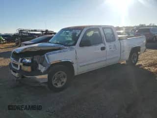 ✅ 2003 Chevrolet Silverado 1500 • VIN: 2GCEC19V731196352 • Lot: 80049704. Wystawiony na Copart z przebiegiem 173 830 mil mil. Skorzystaj z bezpłatnego archiwum sprzedaży aukcyjnych z USA i zobacz szczegółowy raport historii pojazdu na DreamBid. Zdjęcie 1.