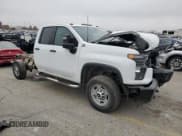 ✅ 2022 Chevrolet Silverado 2500HD • VIN: 1GB5YLE71NF335721 • Lot: 93628005. Wystawiony na Copart z przebiegiem 58 046 mil. Bezpłatny archiwum sprzedaży aukcyjnych z USA i szczegółowy raport historii pojazdu na DreamBid. Zdjęcie 4.